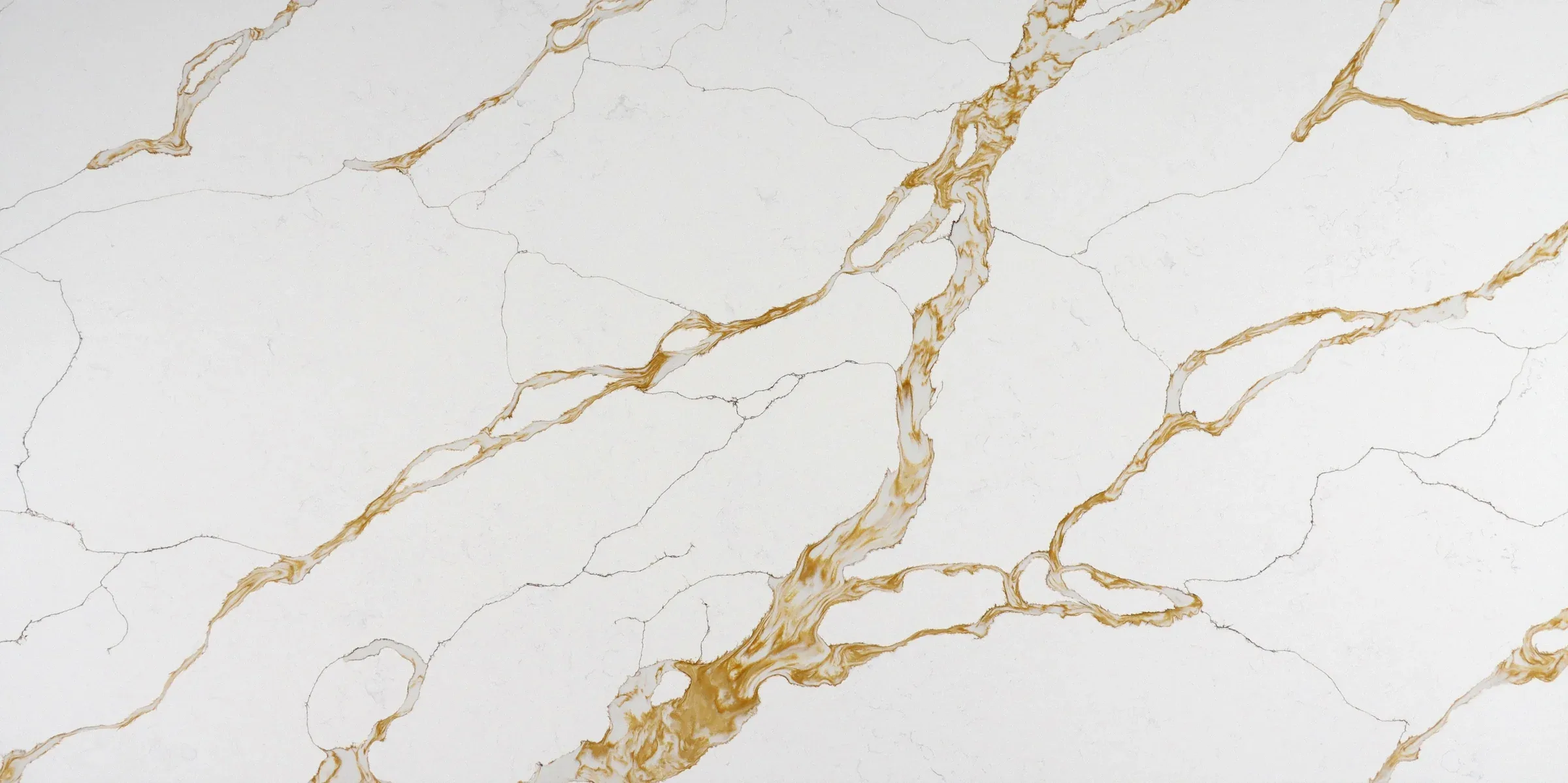 Full Auro Quartz Calacatta 6822 quartz slab with a heavy gold vein band